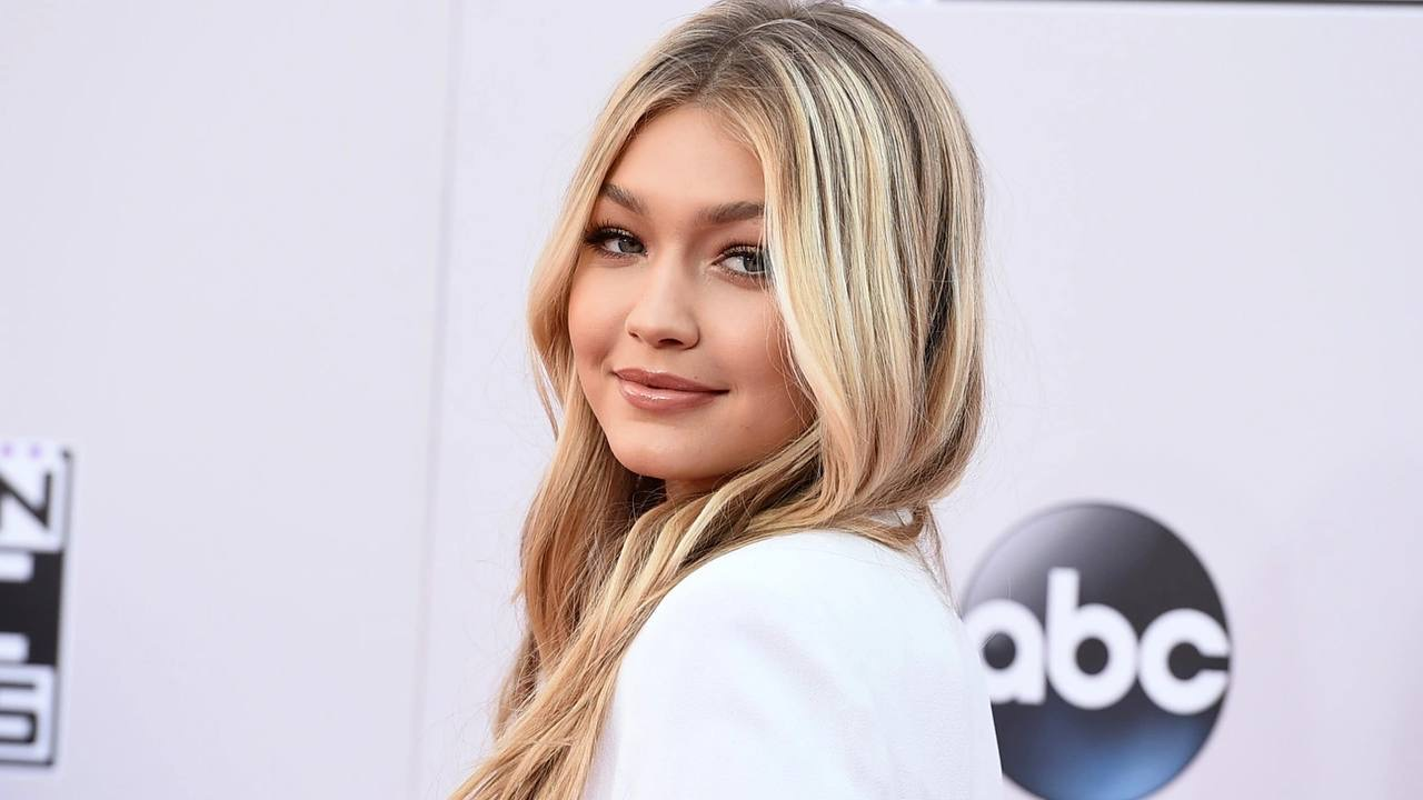 Free Gigi Hadid Wallpaper HD wallpaper download