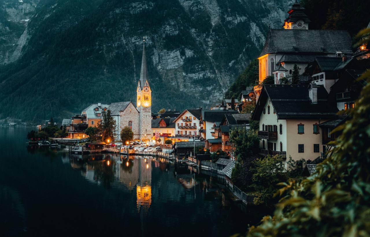 Free Hallstatt: A Fairytale Village HD wallpaper download