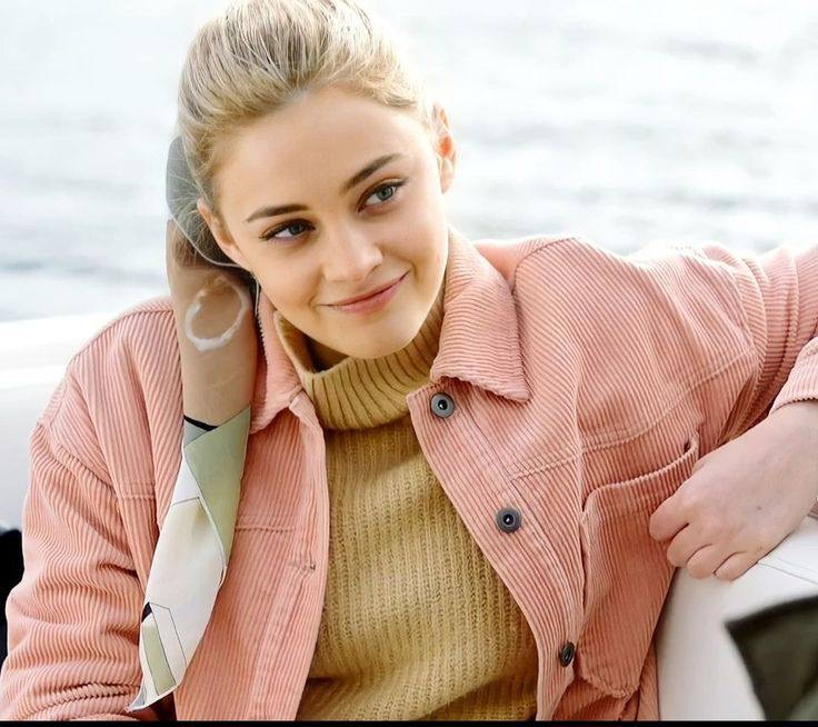 Free Josephine Langford Cute Wallpaper HD wallpaper download