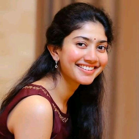 Sai Pallavi HD Images stunning visual with smile on face